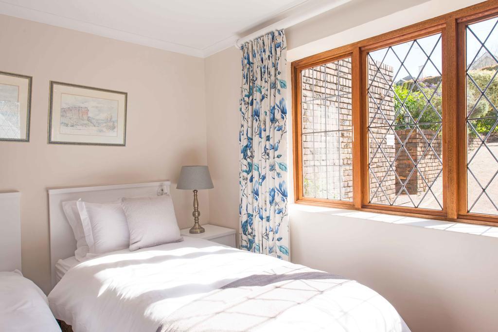 Knightsbury Guest House Cape Town Room photo